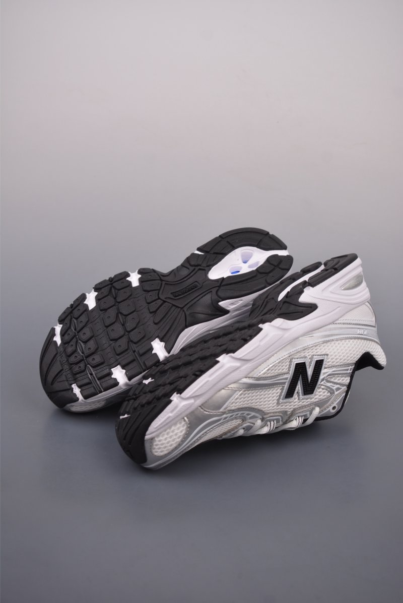 New Balance 740 view