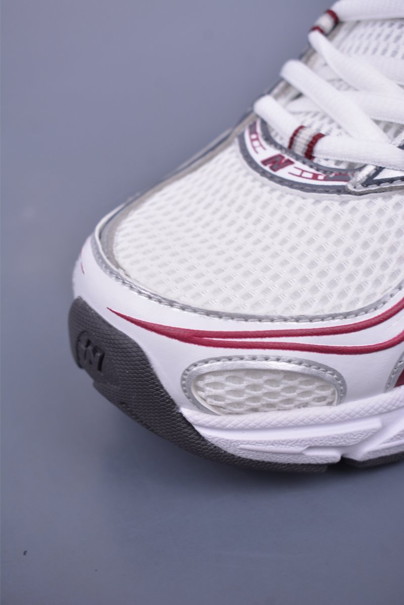New Balance 740 view