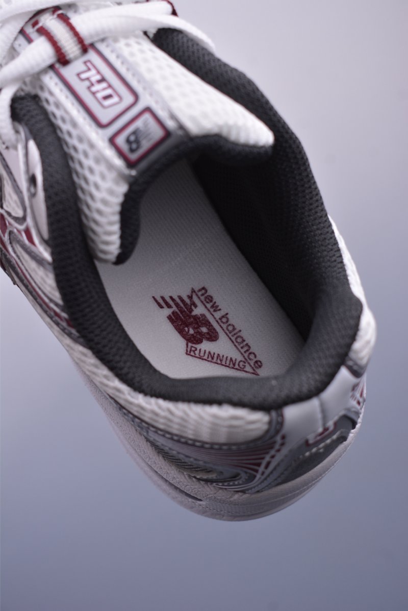 New Balance 740 view
