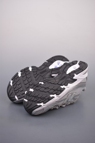 New Balance 740 view 3
