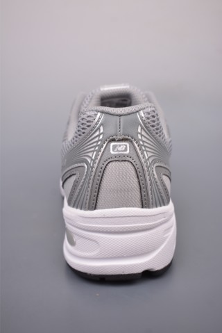 New Balance 740 view 4