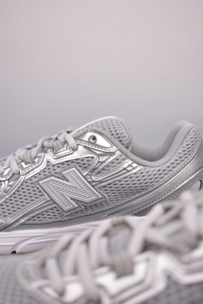 New Balance 740 view