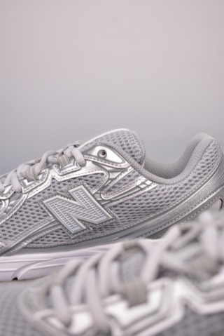 New Balance 740 view 8