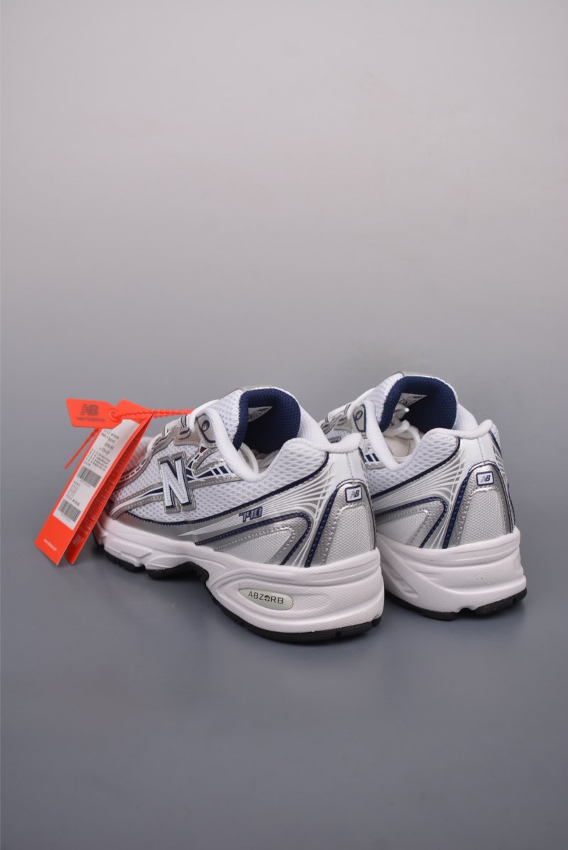 New Balance 740 view