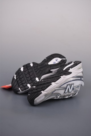 New Balance 740 view 3