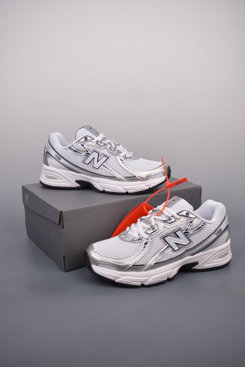 New Balance 740 view