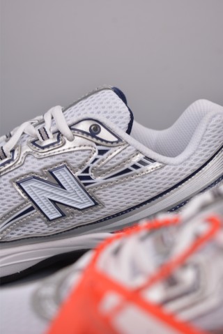 New Balance 740 view 8