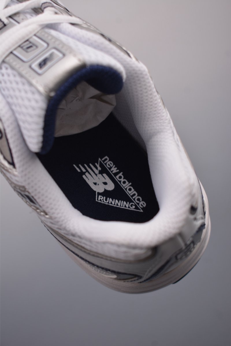 New Balance 740 view