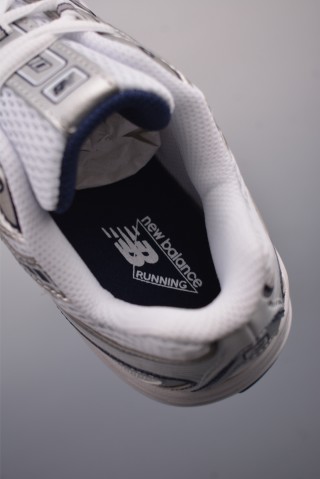 New Balance 740 view 9