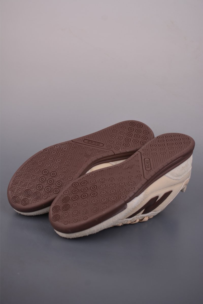 New Balance URC42 view