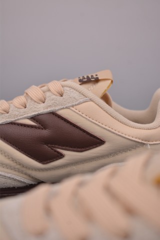 New Balance URC42 view 8