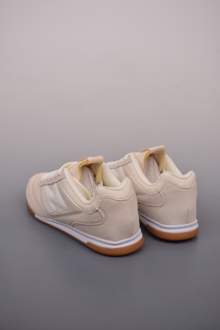 New Balance URC42 view 2
