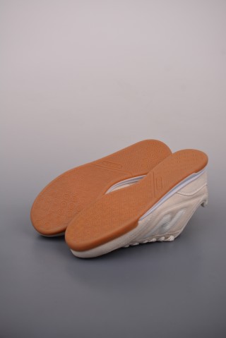 New Balance URC42 view 3