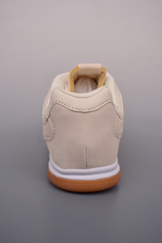 New Balance URC42 view 4