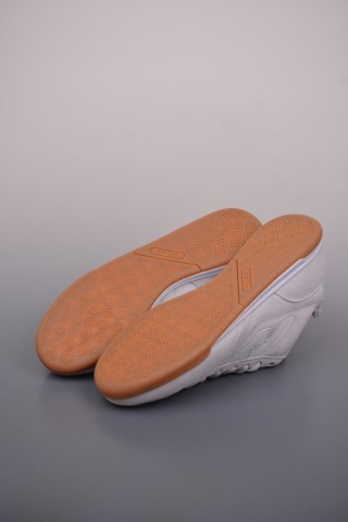 New Balance URC42 view 3