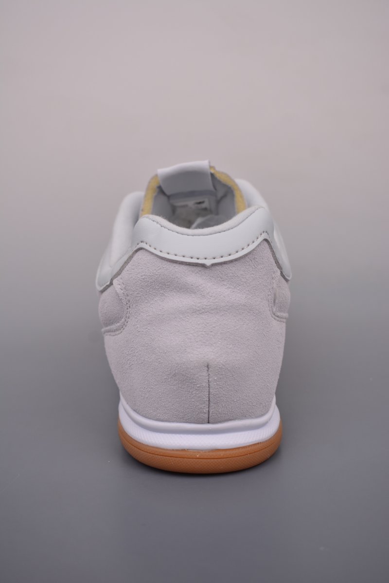 New Balance URC42 view