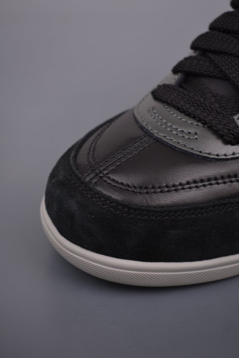 New Balance URC42 view
