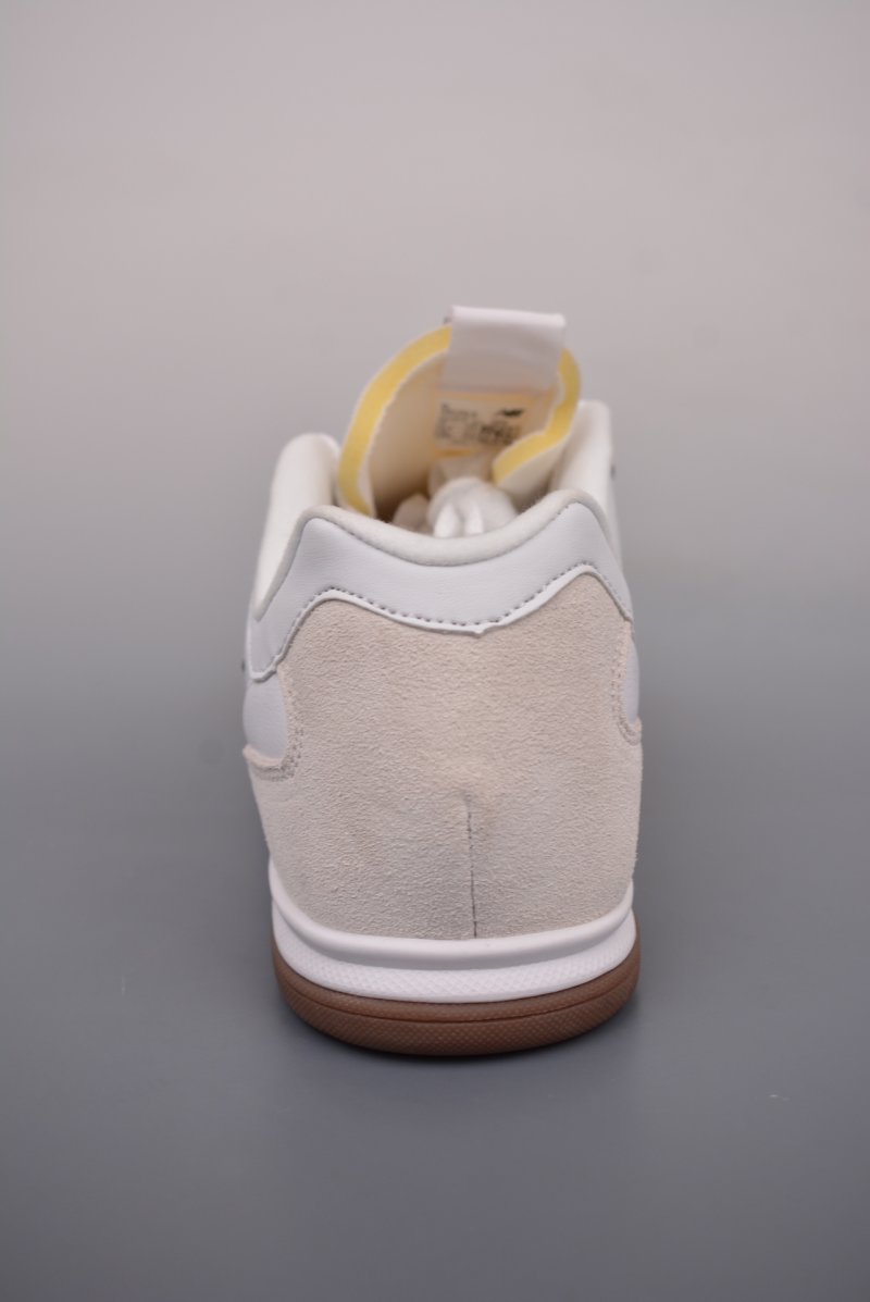 New Balance URC42 view