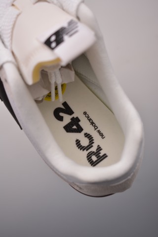 New Balance URC42 view 9