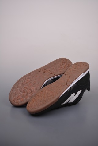 New Balance URC42 view 3