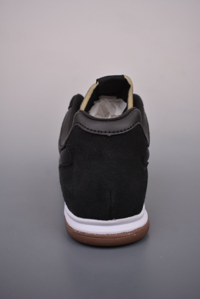 New Balance URC42 view