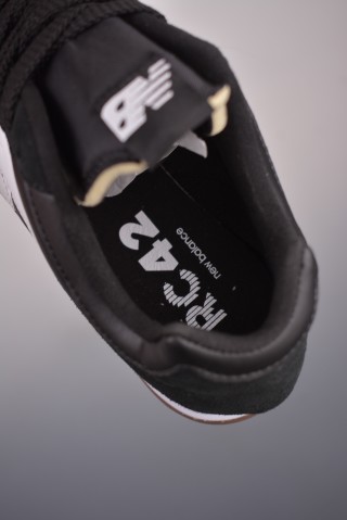 New Balance URC42 view 9