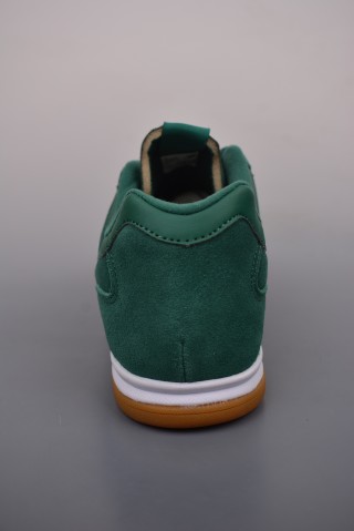 New Balance URC42 view 4
