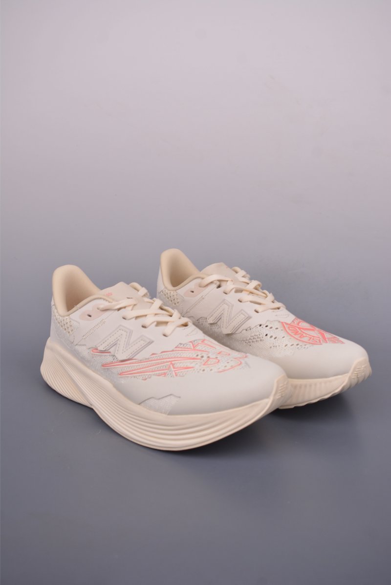 Stone Island x New Balance RC Elite V2 view