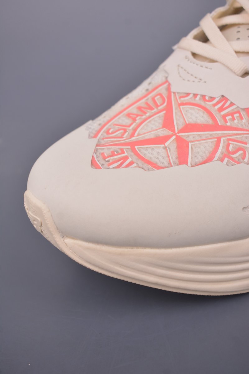 Stone Island x New Balance RC Elite V2 view