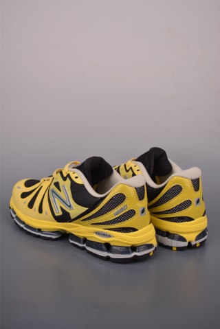 New Balance Running Shoes view 2