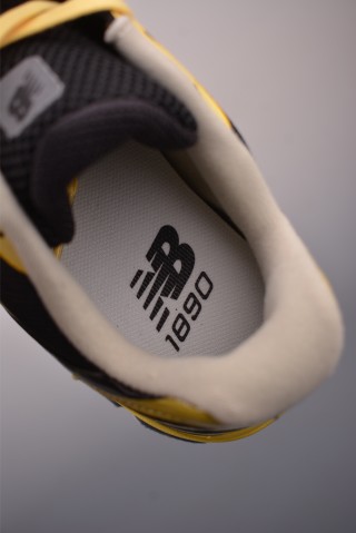 New Balance Running Shoes view 9