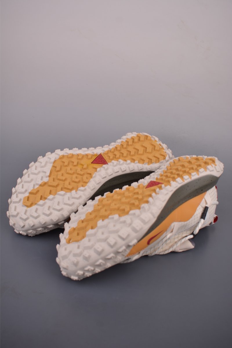 Nike ACG Mountain Fly Low GTX view