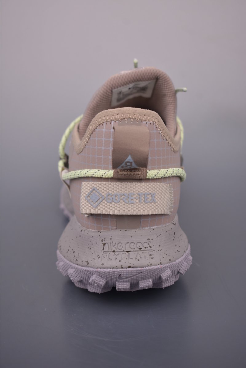 Nike ACG Mountain Fly Low GTX view