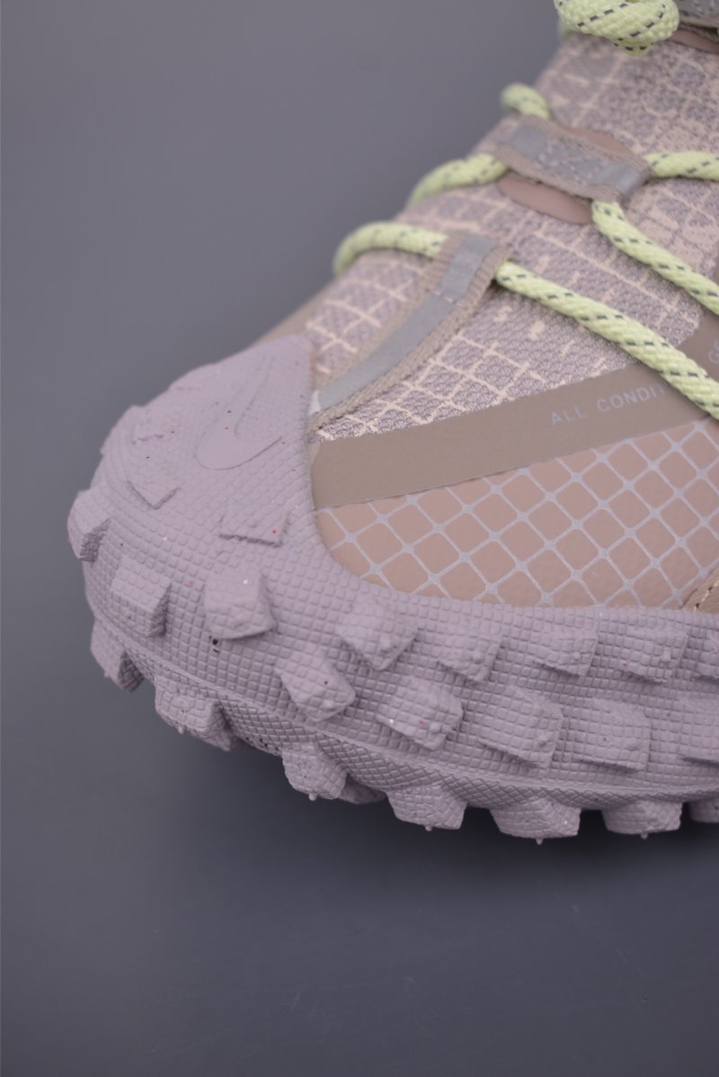 Nike ACG Mountain Fly Low GTX view