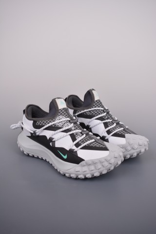 Nike ACG Mountain Fly Low GTX view 1