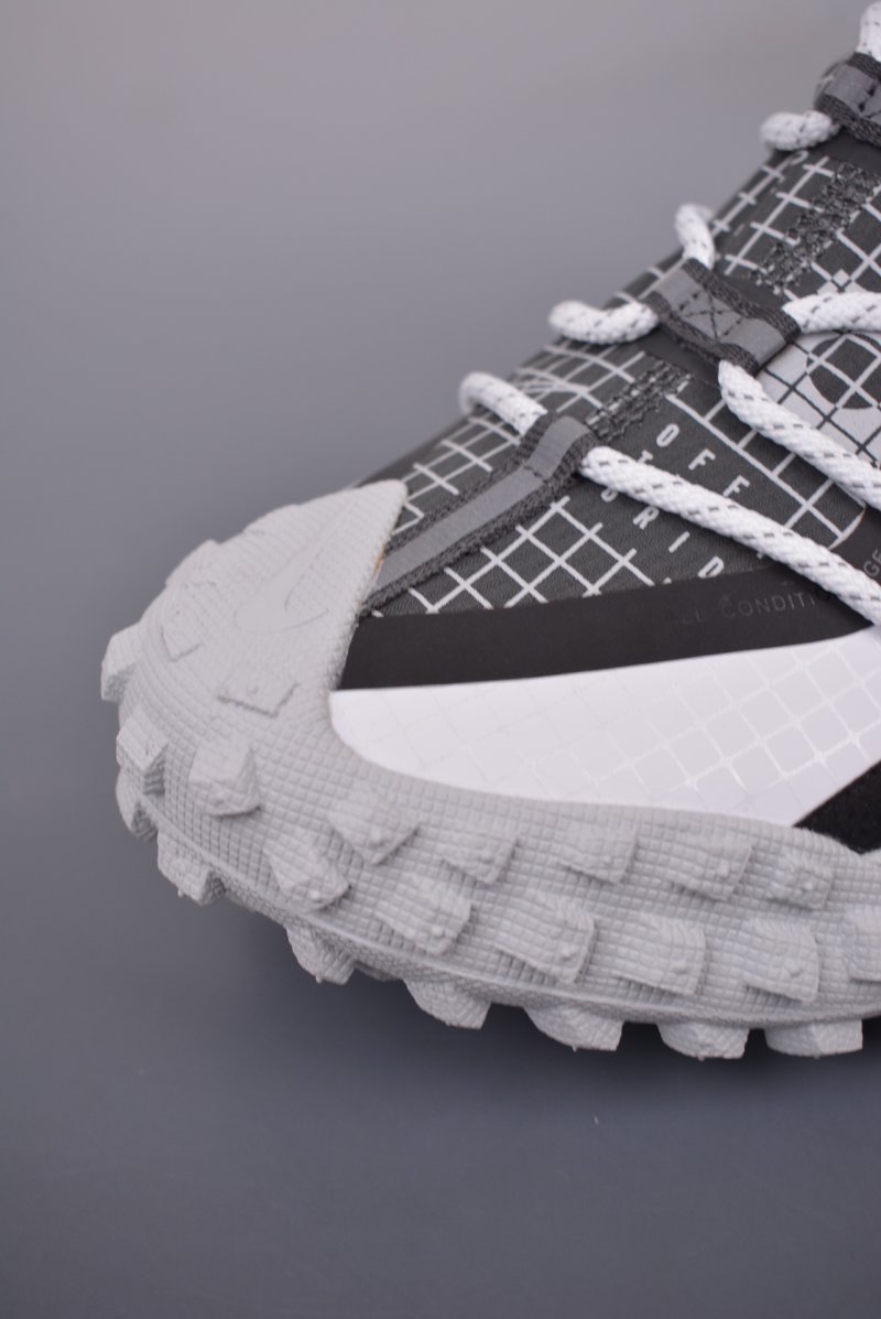 Nike ACG Mountain Fly Low GTX view