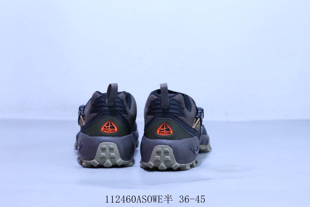 Nike ACG Phassad view