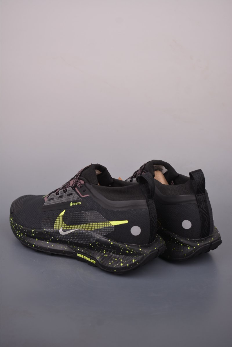 Nike ACG Zegama Trail view