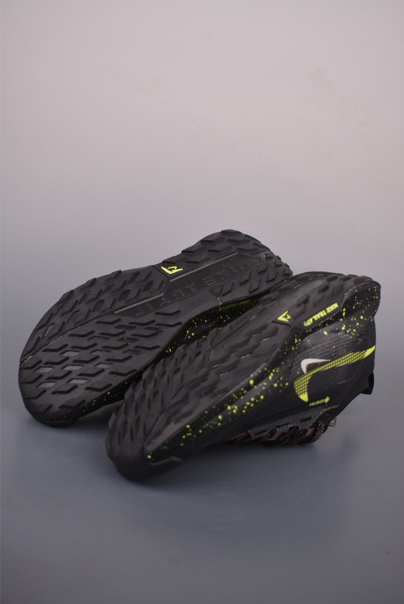 Nike ACG Zegama Trail view