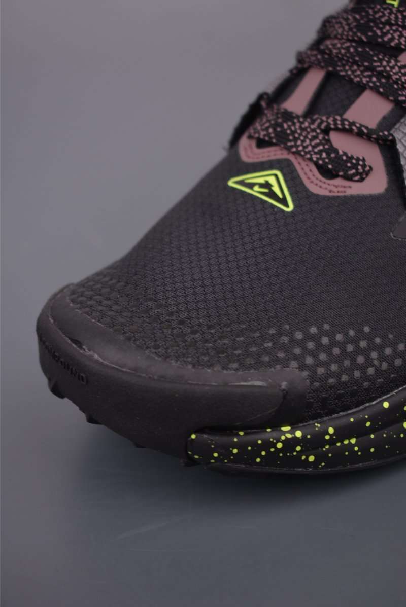Nike ACG Zegama Trail view