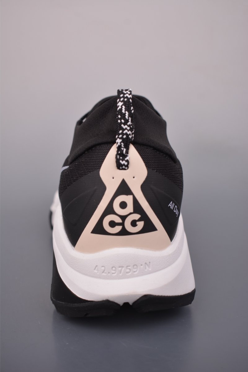 Nike ACG Zegama Trail view