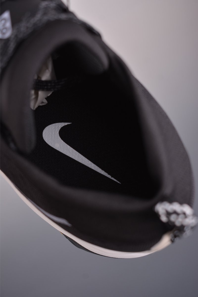 Nike ACG Zegama Trail view