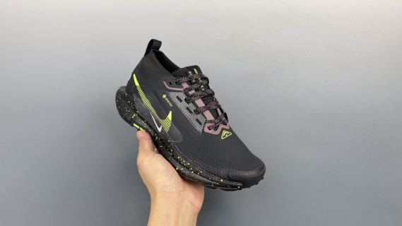 Nike ACG Zegama Trail view 1