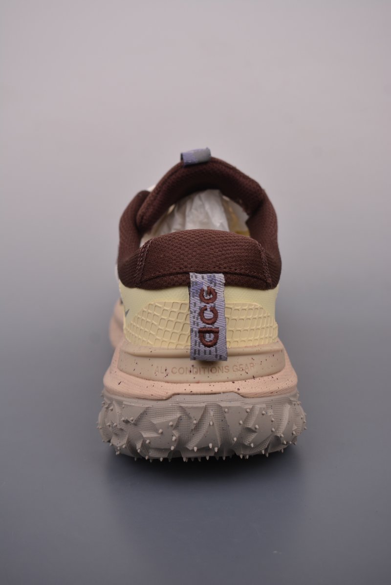 Nike ACG Mountain Fly 2 Low view