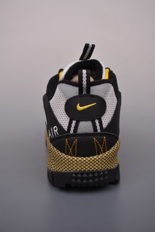 Nike Air Humara QS 'Vintage' view 4