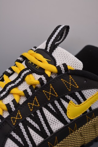Nike Air Humara QS 'Vintage' view 7
