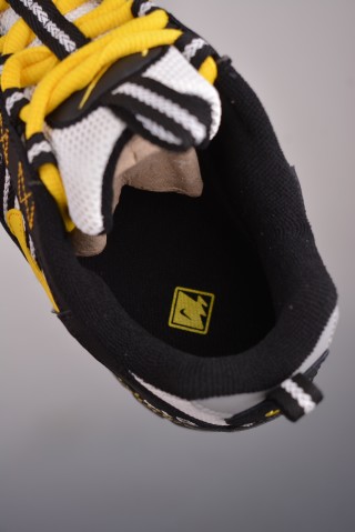 Nike Air Humara QS 'Vintage' view 9