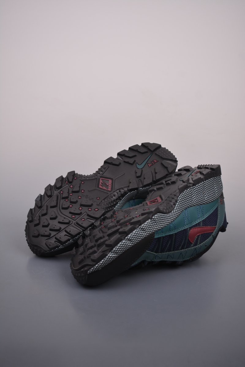 Nike Air Humara QS 'Vintage' view