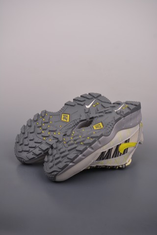 Nike Air Humara QS 'Vintage' view 3