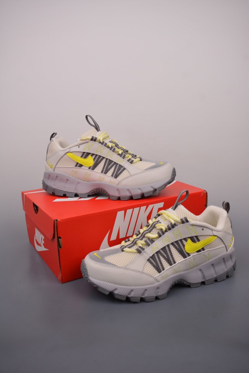 Nike Air Humara QS 'Vintage' view